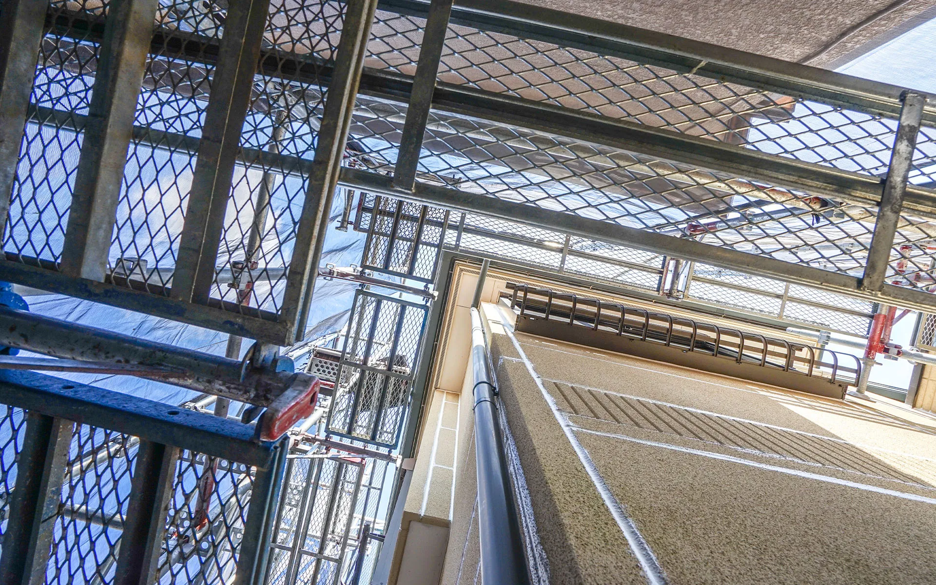 株式会社長岡建装